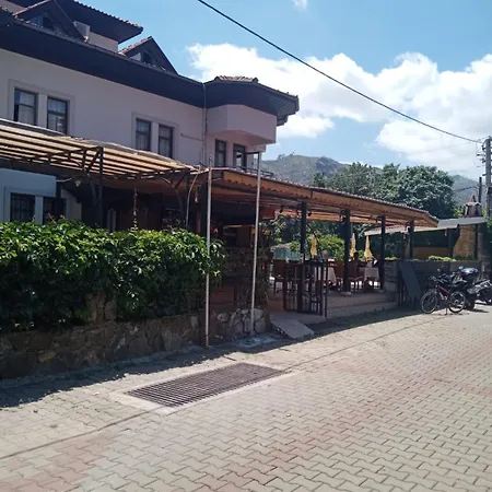 Oez-ay Aparthotel
